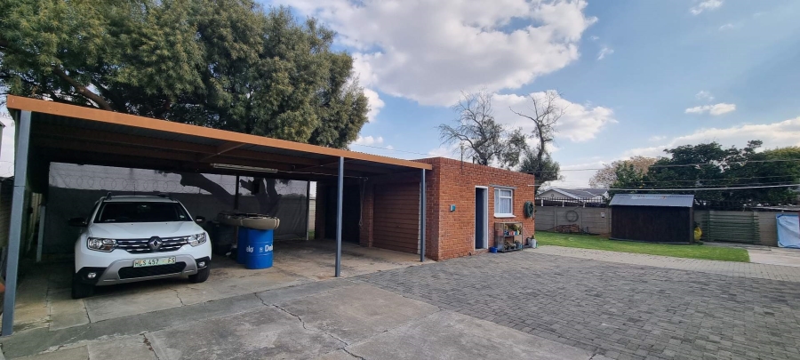 3 Bedroom Property for Sale in Langenhovenpark Free State